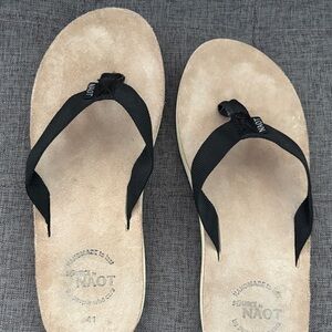 Naot Women's Tan and Black Sandals